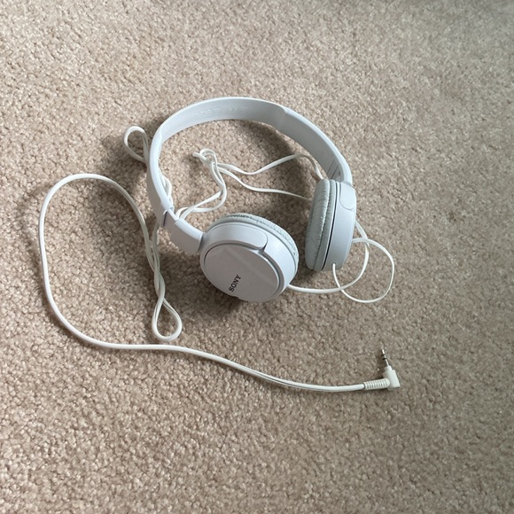 Sony White On-Ear Headphones - Picture 2 of 3